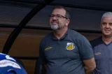 Ex-Bahia iguala recorde no Paulistão após eliminar Santos de Neymar