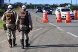 Primos morrem carbonizados após colisão entre van e caminhão em Anagé