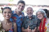 Lula divide palco com rivais Campos e Lyra no Carnaval em Pernambuco