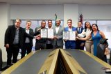 Governador autoriza obras na BA-420 e entrega equipamentos para Maragogipe Governador autoriza obras na BA-420 e entrega equipamentos para Maragogipe