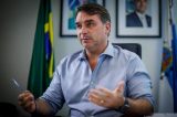 “Convivência com Lula está fazendo Paes gostar de bandido”, diz Flávio Bolsonaro