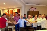 Prefeito de Caruaru se antecipa a Raquel e anuncia apoio à reeleição de Humberto Costa