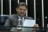 “Não estou sabendo”, diz Alcolumbre sobre reunião com Lula
