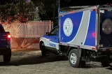 Homem morre e adolescente fica ferido durante ataque a tiros na Bahia