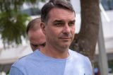 ‘Decisão exótica, diz Flávio sobre Moraes autorizar prisão domiciliar temporária para Bolsonaro