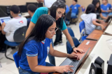 Mulheres são maioria nas inscrições do Enem e em outros exames educacionais do país