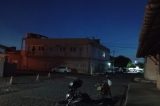 Moradores do bairro Jardim Universitário, em Juazeiro, sofrem a três dias sem energia. Eles cogitam ingressar com ação na justiça contra Coelba