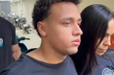 Estupro coletivo: réu se entrega com camisa escrita “Não se arrependa”