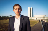 Críticas à educação de PE