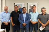 Acompanhado do deputado Roberto Carlos, prefeito Marcos Lobo participa de reunião para viabilizar obras para Uauá