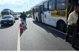 PM atira em pneus de ônibus após homem em surto roubar veículo