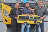 Deputado Roberto Carlos viabiliza ônibus escolar para Itiúba em parceria com o Governo do Estado e Prefeitura