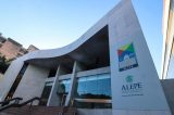 Mais um alvo de operação que descobriu rachadinha na Alepe é exonerado