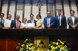 Ligado a Vorcaro, advogado preso pela PF recebeu título de cidadão baiano das mãos de Rosemberg na Assembleia