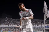 “Eu sou mimado?”: Neymar discute com torcedores após empate do Santos na Sul-Americana; assista