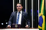 Flávio diz não existir possibilidade de Trump invadir o Brasil