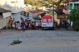 Carro desgovernado invade casa e mata avó e neto no interior da Bahia