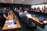 Fim da escala 6×1 é travada na CCJ após pedido de bolsonaristas