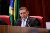 Bolsonarista Nunes Marques é eleito presidente do TSE e comandará eleições de 2026