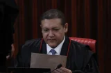 Nunes Marques determina manifestação da PGR sobre pedido de Bolsonaro para rever condenação na trama golpista