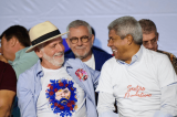 ‘Procure com lanterna na mão uma obra de Bolsonaro na Bahia’, desafia Wagner