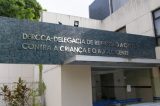 Homem para carro e comete ato obsceno na frente de crianças que estavam em parquinho em Salvador