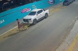 Jovem escapa por pouco de assalto enquanto passeava com cachorro em Salvador; ASSISTA