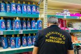 Produtos da Ypê são recolhidos pelo Procon-PE em estabelecimentos do Recife