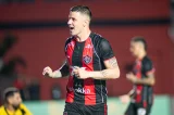 Com gol de bicicleta de Osvaldo, Vitória faz seis no ABC pela semifinal da Copa do Nordeste