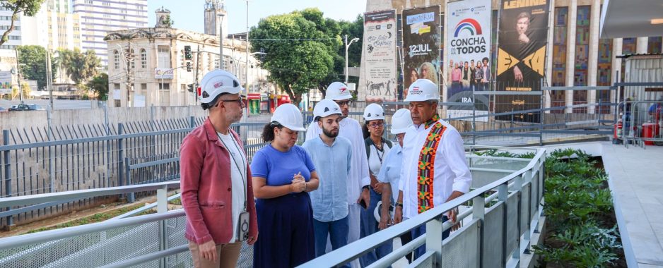 Jerônimo Rodrigues visita obra do Teatro Castro Alves, que reabre ao público em 1º de julho
