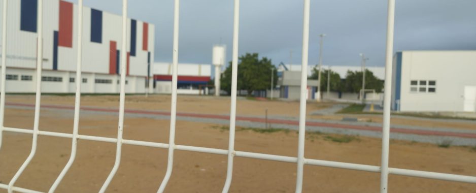 Obra no Ginásio de Esportes de Juazeio está deixando pessoas doentes e causando rejuízo ao comércio