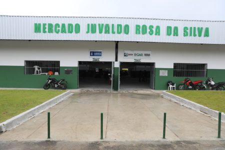 Governo do Estado entrega Mercado Municipal requalificado e autoriza novo frigorífico para fortalecer a economia de Camacã