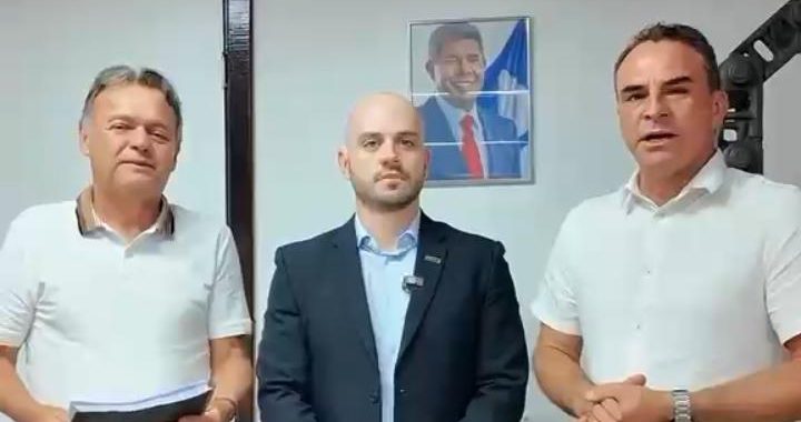 Marcos Lobo e Moises Ribeiro protocolam projeto na SEINFRA de pavimentação asfáltica da BA-120; vídeo