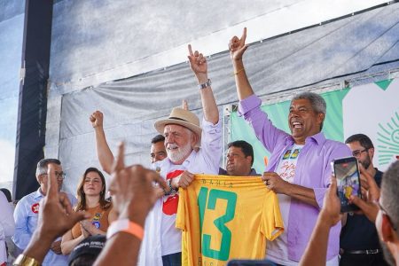 Prefeitos defendem reeleição de Jerônimo e destacam avanços na gestão do PT: “Pegamos na mão do governo e nossa cidade avançou”