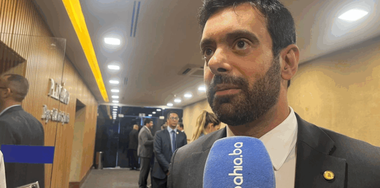 ‘Pela oitava vez, o governo requenta mais a promessa’, criticou Tiago Correia ‘Pela oitava vez, o governo requenta mais a promessa’, criticou Tiago Correia