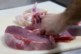 UE oficializa decisão de vetar importação de carne do Brasil a partir de setembro