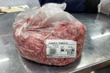 Supermercado na Bahia sofre processo administrativo por moer carne para ser vendida no dia seguinte