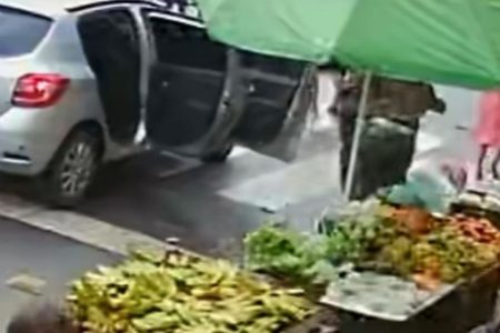 Vendedor de milho é morto a tiros no meio da rua no Recife