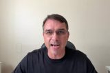 A grande familia! Em meio a crise, Flávio grava vídeo e pede desculpas a Michelle Bolsonaro