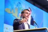 ‘Mal vai ser expulso do governo este ano’, diz Flávio Bolsonaro na Marcha para Jesus