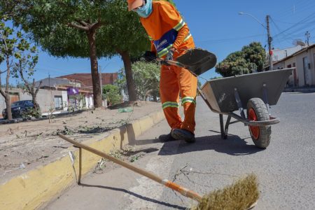 Limpeza: Juazeiro Limpa nos Bairros avança com ações em diferentes regiões da cidade