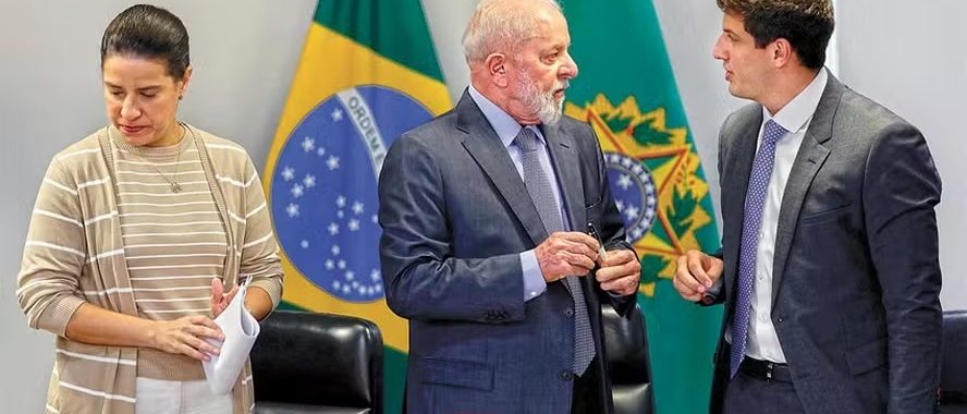 Palanque único de Lula em PE é balde de água fria nos planos de Raquel