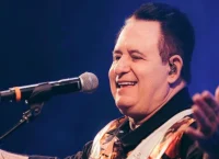 Marrone abre o jogo em brincadeira sobre sexualidade: ‘O mundo é gay’