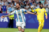 Messi faz hat-trick, estreia com vitória e alcança artilharia da Copa do Mundo Messi faz hat-trick, estreia com vitória e alcança artilharia da Copa do Mundo