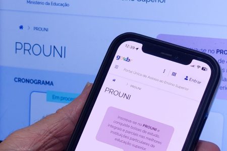 Pernambuco abre seleção para 500 bolsas de R$ 500 do ProUni-PE Pernambuco abre seleção para 500 bolsas de R$ 500 do ProUni-PE