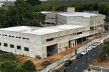 Após cinco anos de atraso, prefeitura faz novo contrato milionário para construir escola para crianças autistas