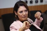 Michelle Bolsonaro ameaça não concorrer ao Senado e pressiona Flávio após crise