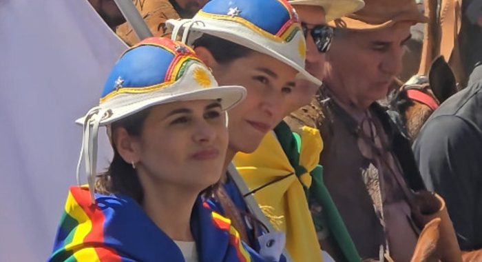 Após chegar atrasada, Raquel é cobrada por falta de apoio à Missa do Vaqueiro