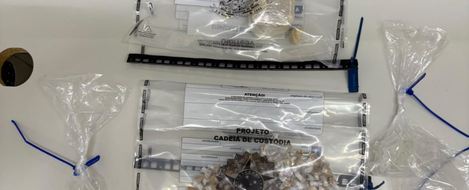 Polícia Civil desarticula ponto de armazenamento de drogas e prende duas mulheres em Iaçu Polícia Civil desarticula ponto de armazenamento de drogas e prende duas mulheres em Iaçu