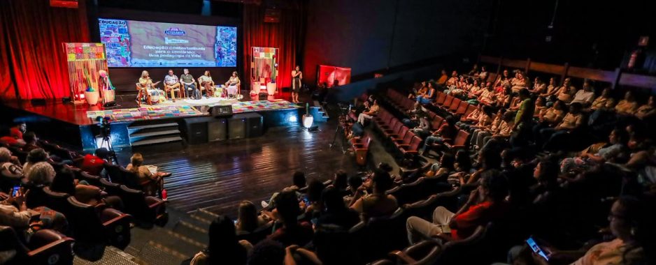Em apenas 4 dias o Juá Literária superou o público do ano passado, chegando a 80 mil pessoas circulando no festival das 08h da manhã à meia noite
